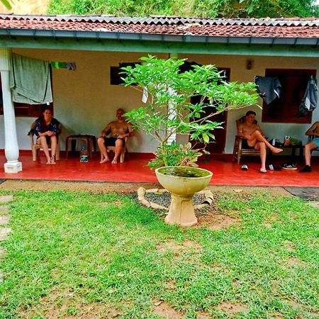 Arachchi Guest House Mirissa Eksteriør bilde