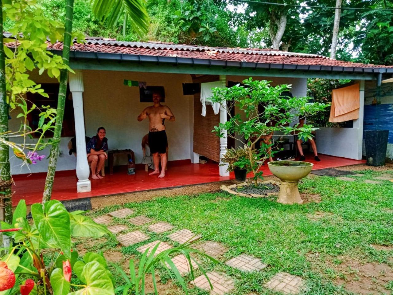 Arachchi Guest House Mirissa Eksteriør bilde