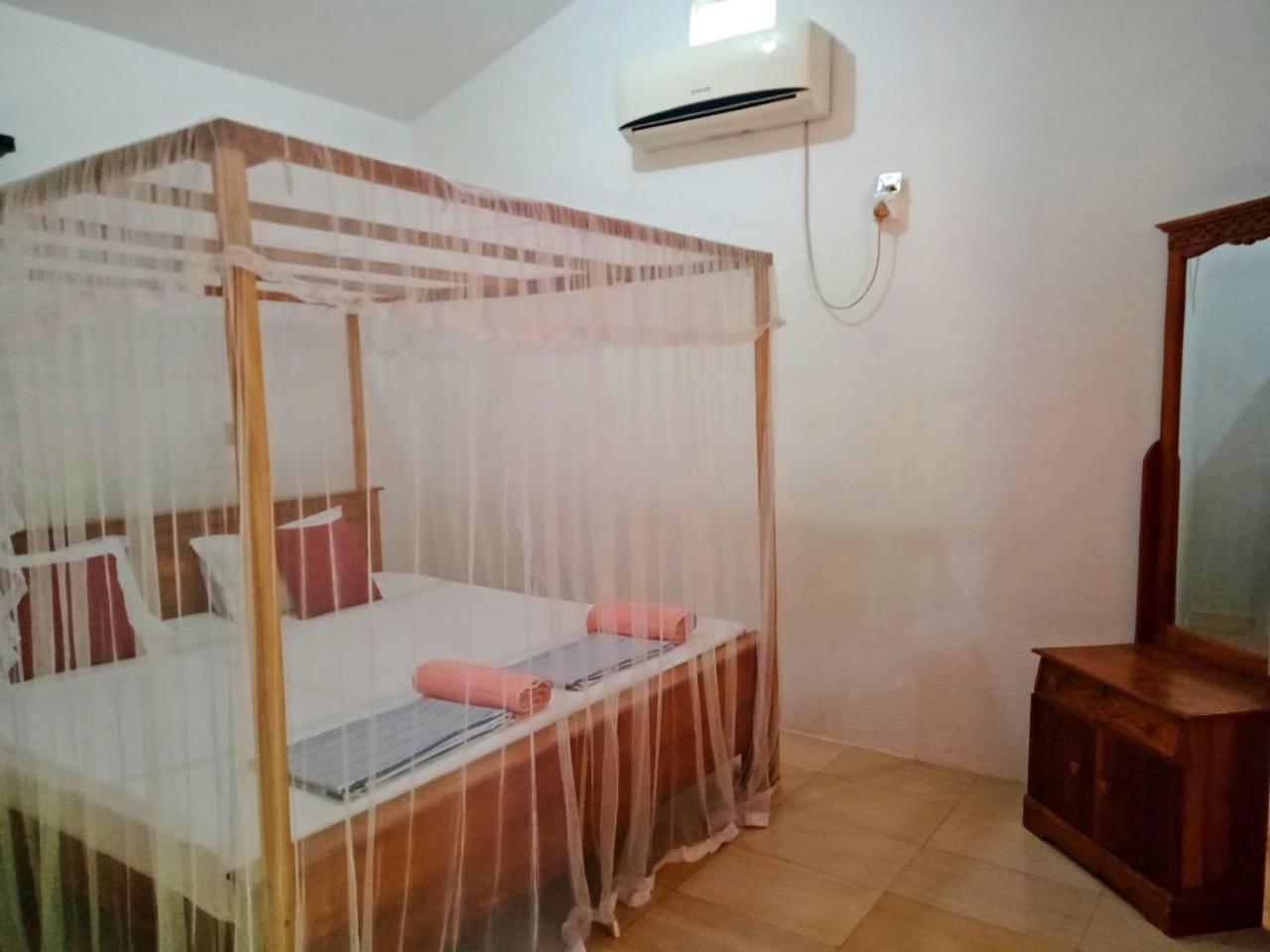 Arachchi Guest House Mirissa Eksteriør bilde
