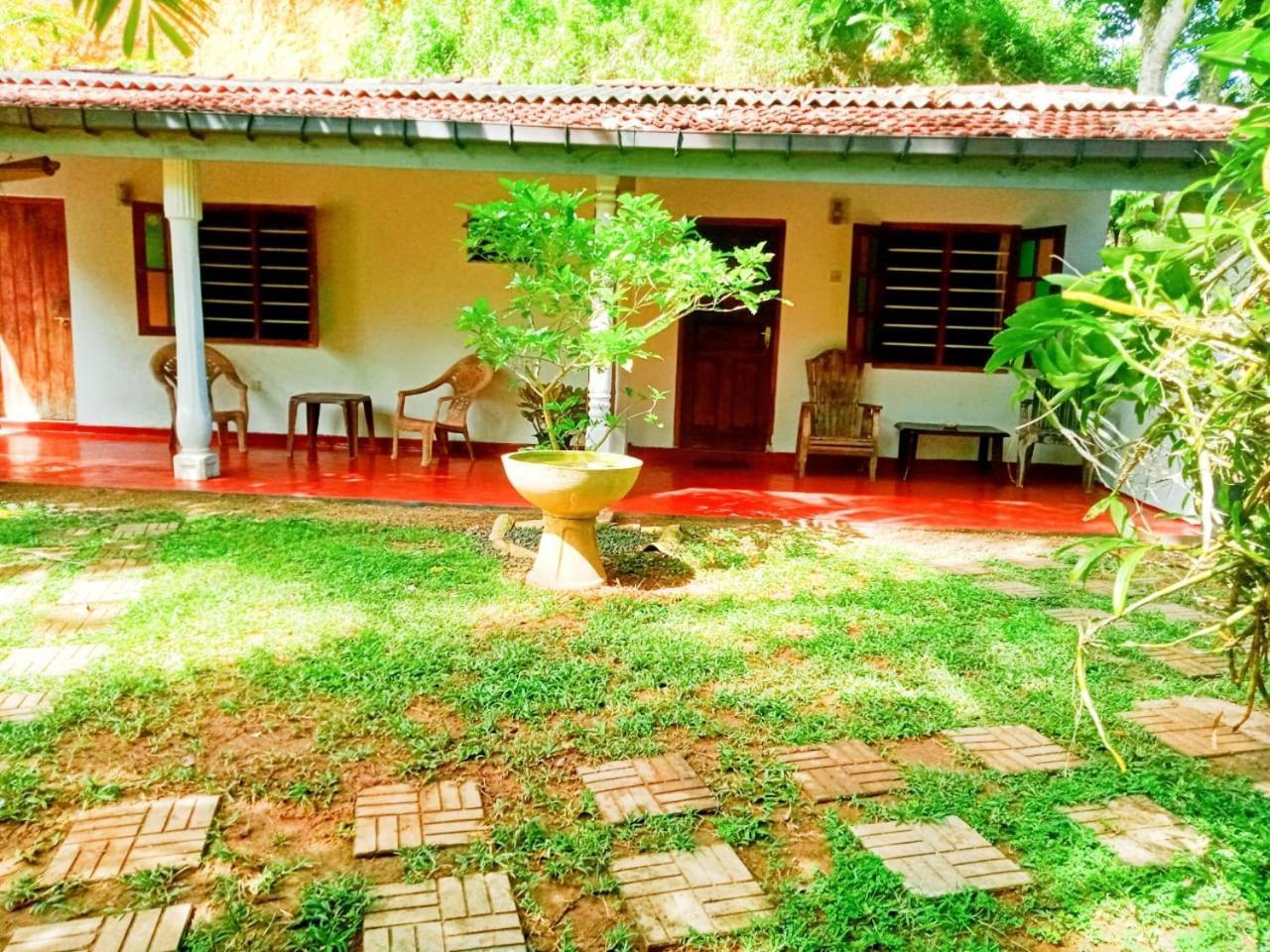 Arachchi Guest House Mirissa Eksteriør bilde